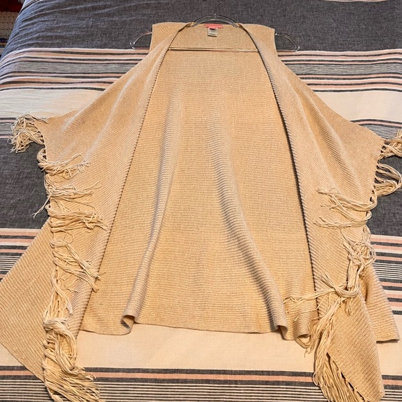 LILLY PULITZER | Sm | Sweater Vest | Fringe | Gold Metallic Threads - Picture 6 of 11